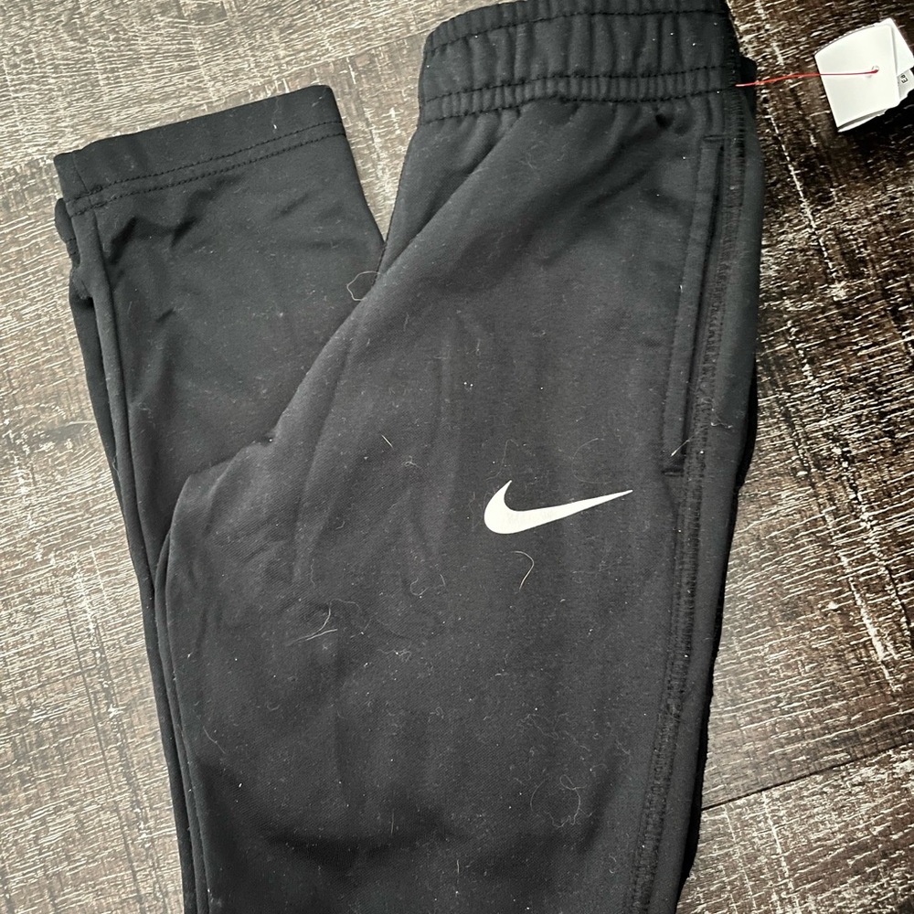 Nike Black Sweatpants Elastic Waistband Tapered Design